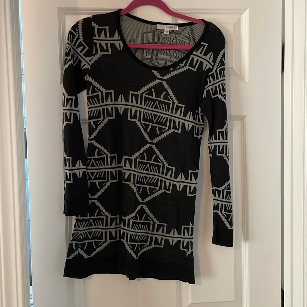 Say What, small, black print top/tunic